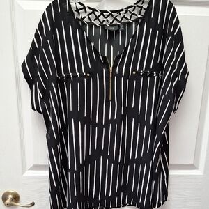 e Apt. 9 Black and White Graphic Boxy Blouse 2X